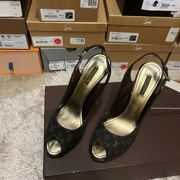 Louis Vuitton Monogram Heel - Picture 4 of 8